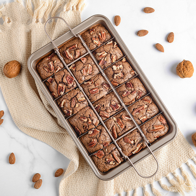 Non-Stick Brownie Baking Pan with Built-In Slicer，Brownie Tray，18 Pre-slice Brownie Baking Tray, Muffin and Cupcake Pan for Oven Baking